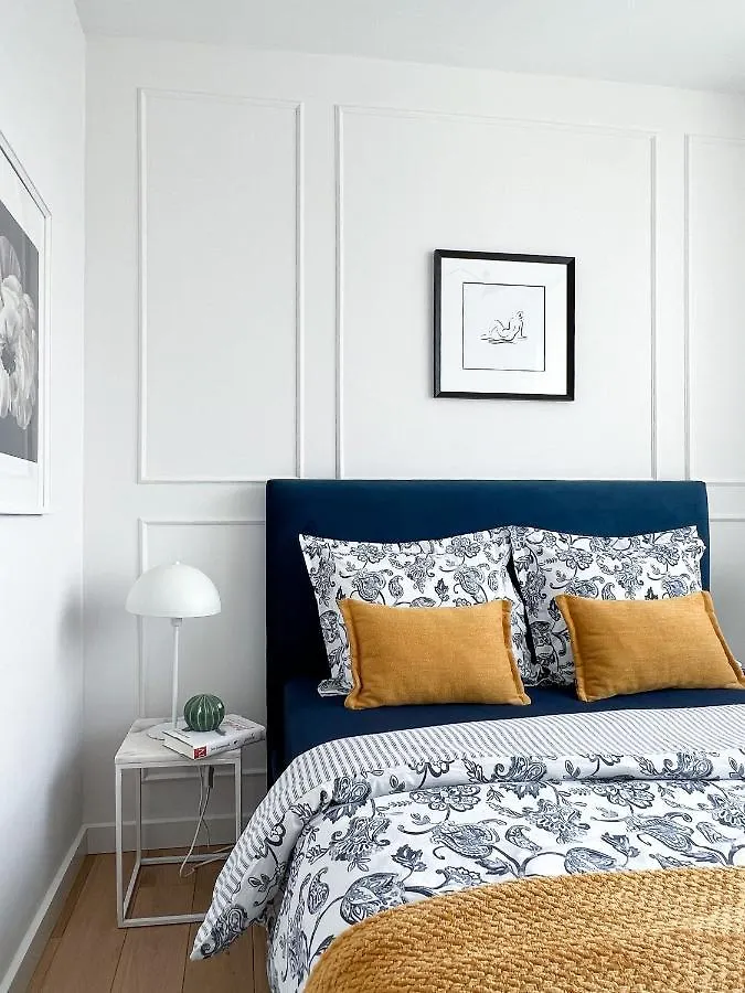 Stylowy kameralny apartament przy metrze Warszawa